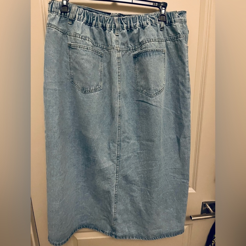 SHEIN Light Blue Denim Midi Skirt - Picture 2 of 4